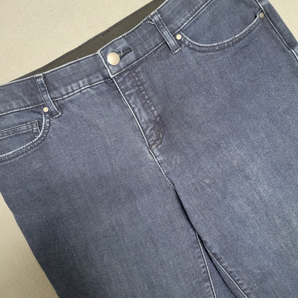 Chicos Fabulously Slimming Womens Straight Leg Blue Denim Jeans Mid Rise Sz 0